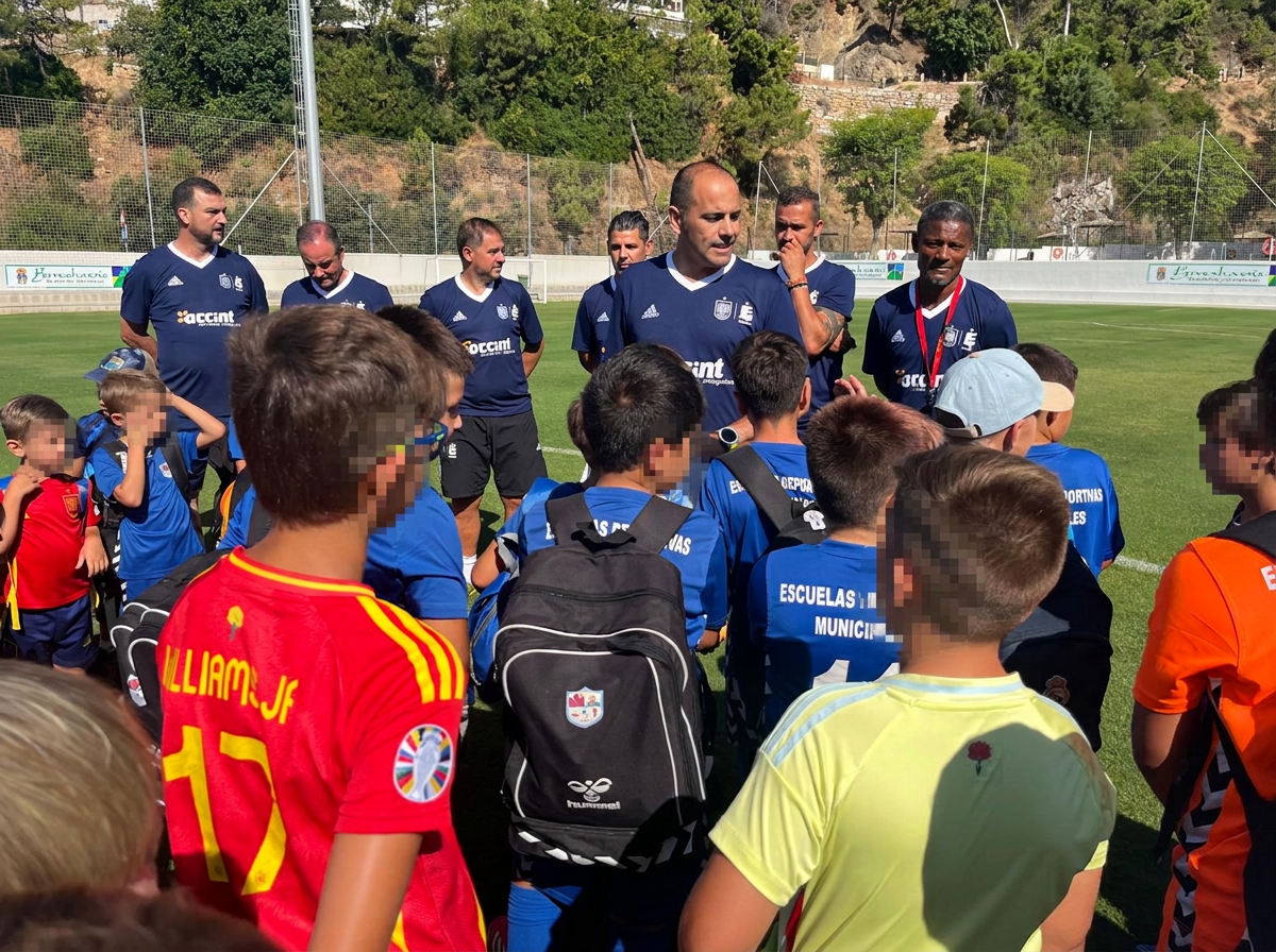 Charla de las Leyendas de la Selección Española a jóvenes de escuelas deportivas
